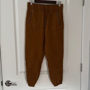 Athleta Women’s Cabo Linen Joggers